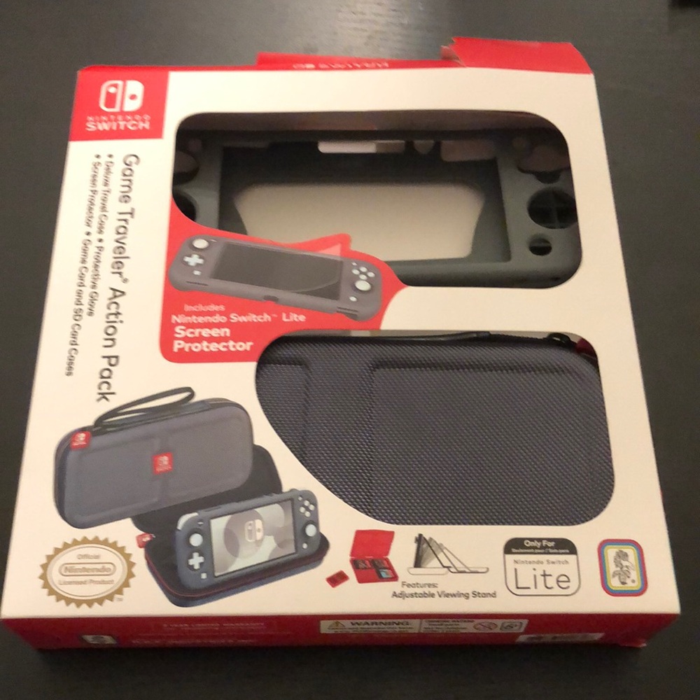 Nintendo Switch LITE Game Traveler Action Pack
